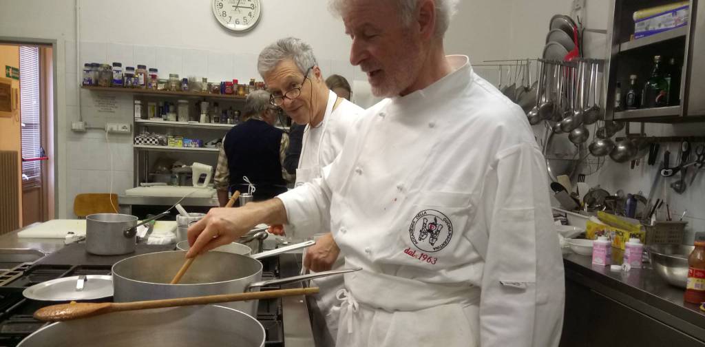 A lezione di pisarei, studenti ospiti dell’Accademia della cucina piacentina