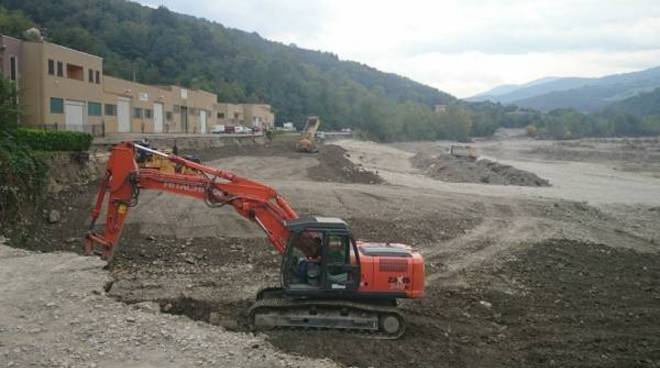 Lavori di messa in sicurezza dopo l'alluvione