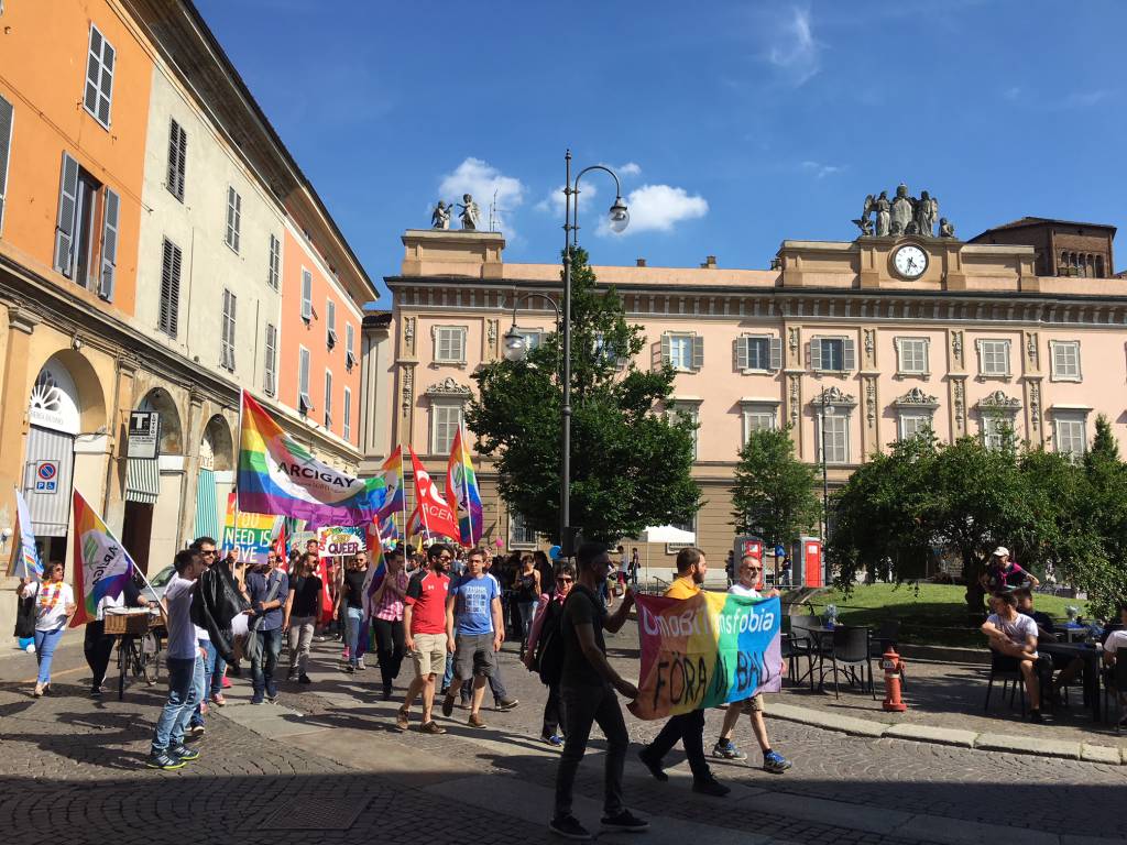 Corteo contro la Omobistransfobia