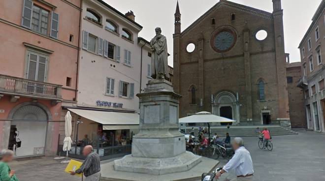 Statua Gian Domenico Romagnosi