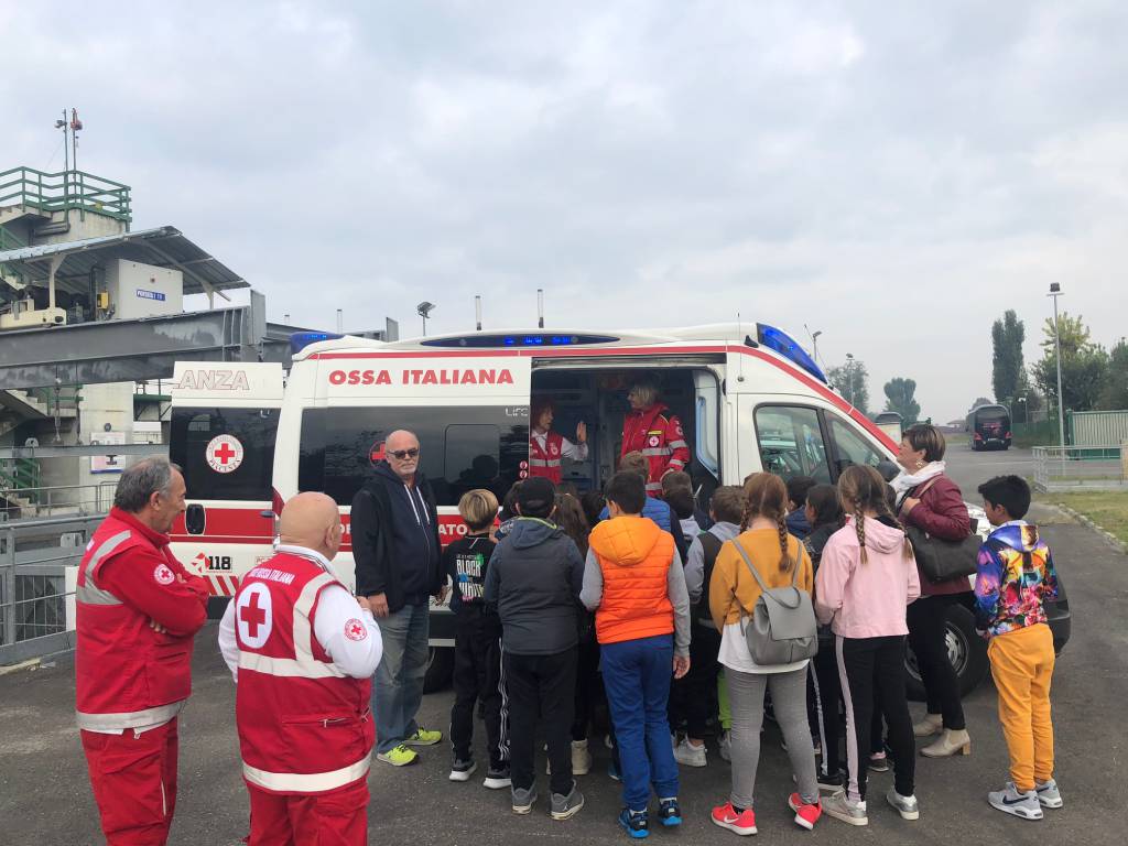 A Monticelli Enel insieme a Polstrada e Croce Rossa per educare alla sicurezza