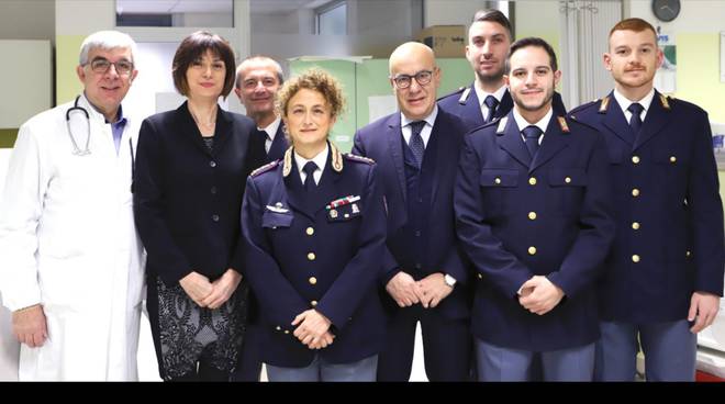 Allievi agenti di polizia donatori di sangue