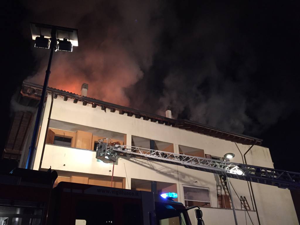 Incendio a San Nicolò nella notte del 1 dicembre