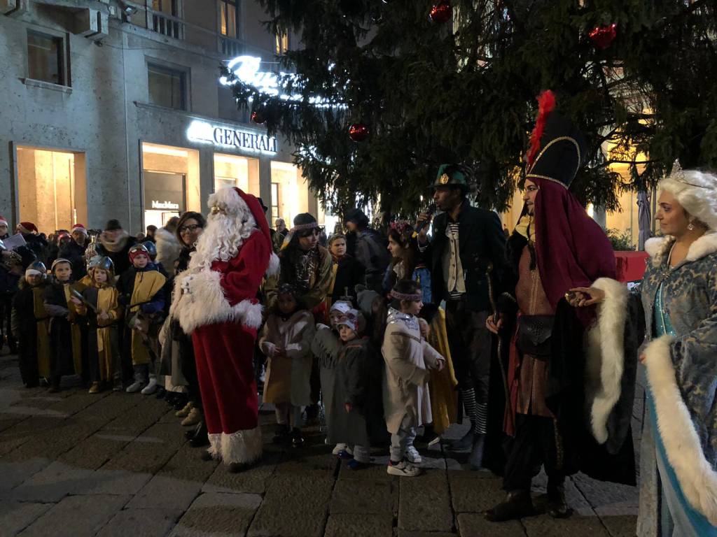 Si accende il Natale in centro a Piacenza