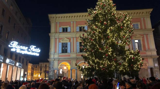 Si accende il Natale in centro a Piacenza