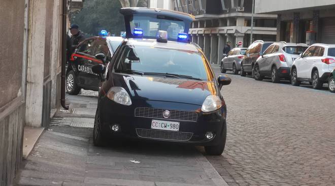 L'intervento dei carabinieri in via Alberoni