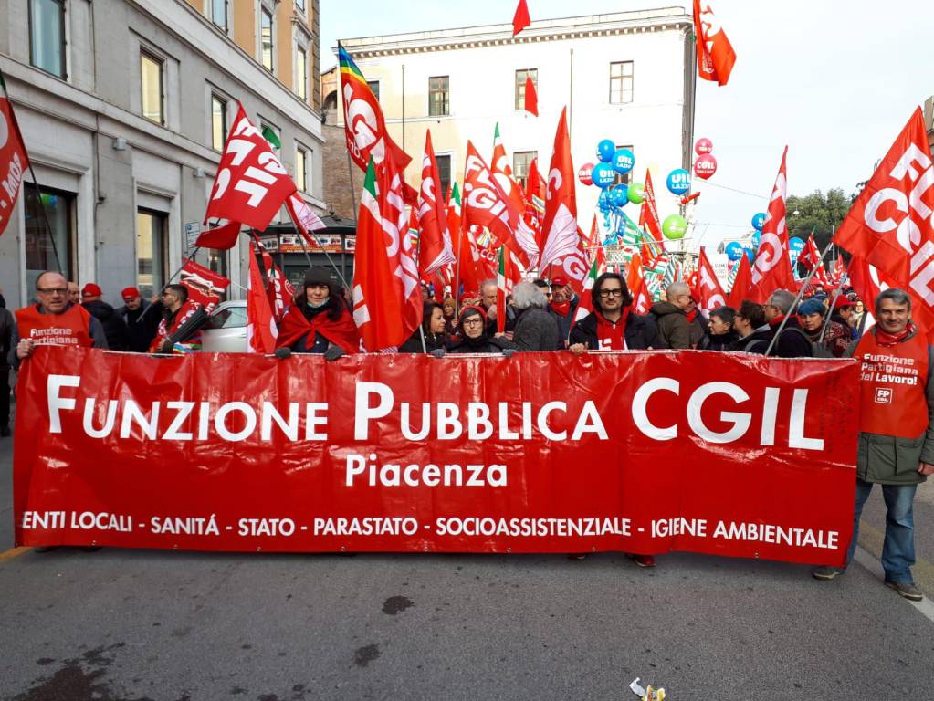 La manifestazione dei sindacati a Roma