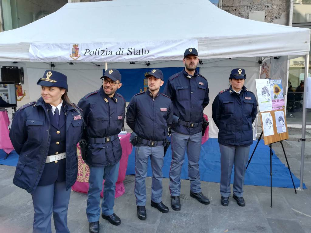 "Questo non è amore", contro la violenza sulle donne in Piazza San Francesco