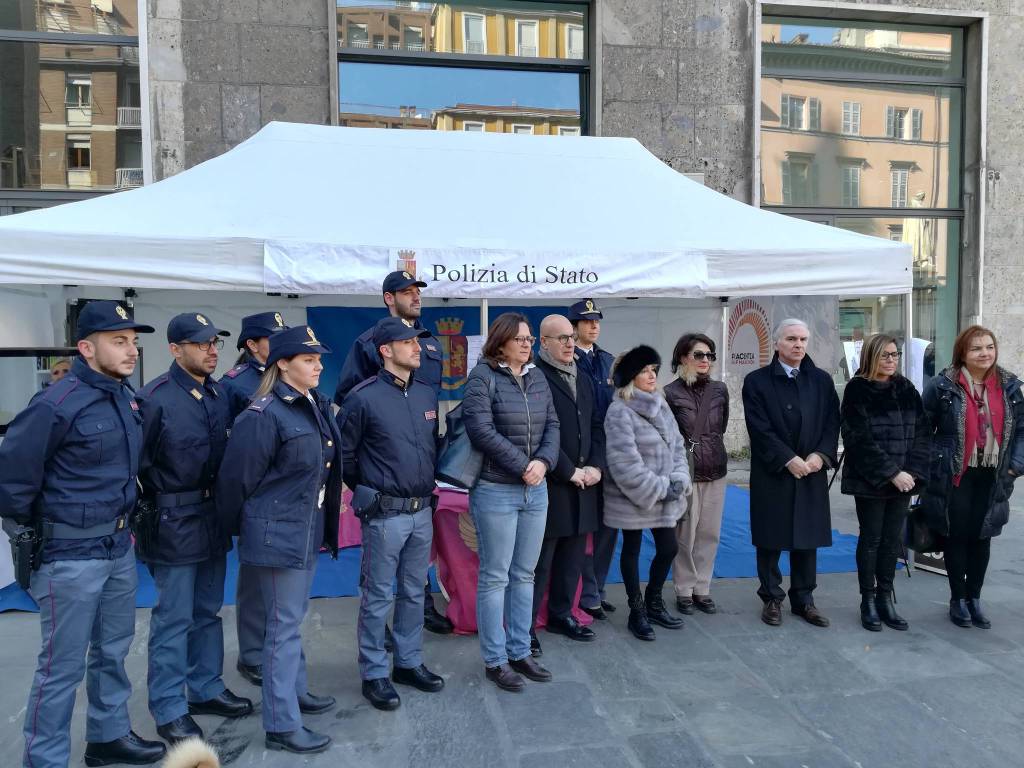 "Questo non è amore", contro la violenza sulle donne in Piazza San Francesco