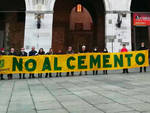 Sit in contro la logistica in piazza Cavalli