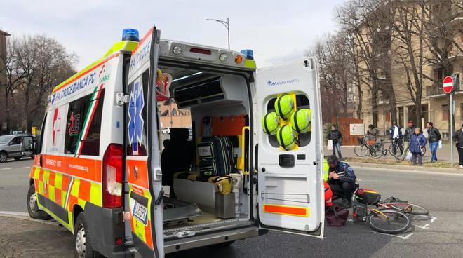 ciclista investita a piazzale Libertà