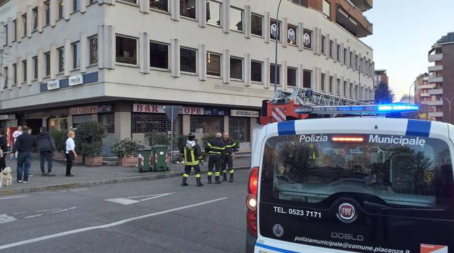 vigili del fuoco per calcinacci caduti Cheope