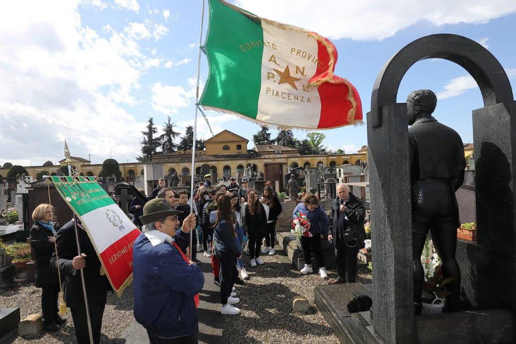 L’omaggio ai Caduti partigiani