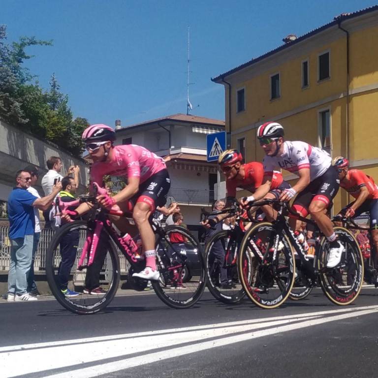 maglia rosa a Castelsangiovanni