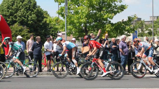 Passa il Giro d'Italia a Piacenza, la carovana