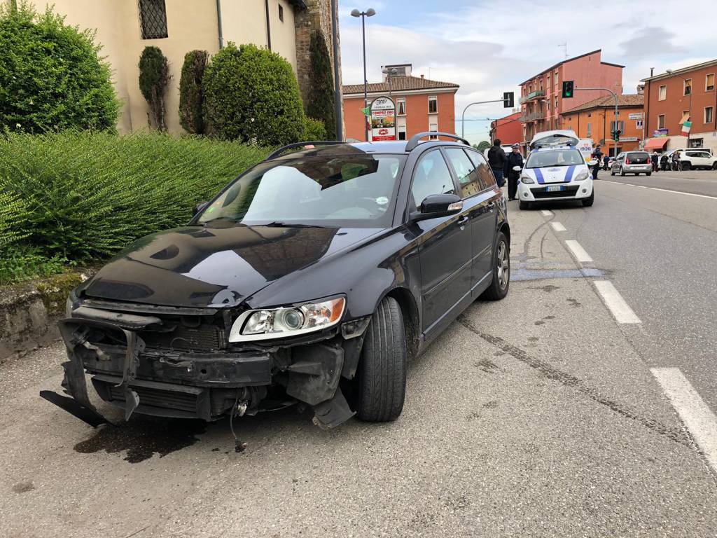 Scontro auto e moto a Pontenure