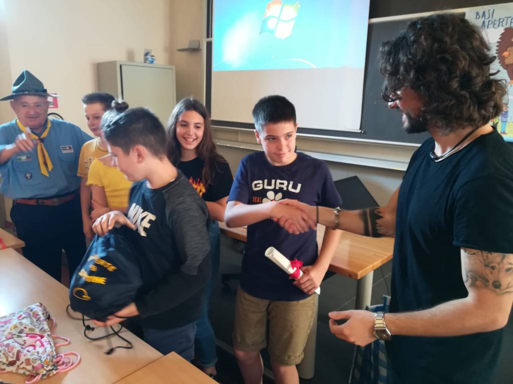 La premiazione dei vincitori del concorso "Basi Aperte" con gli scout di Piacenza