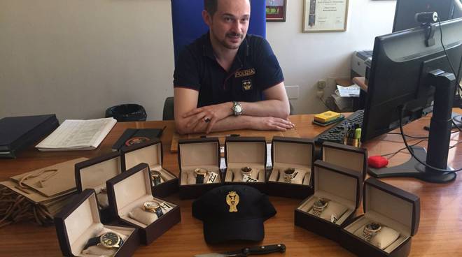 Polizia sequestro orologi