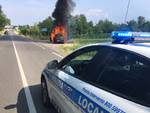 Auto a fuoco a Niviano 