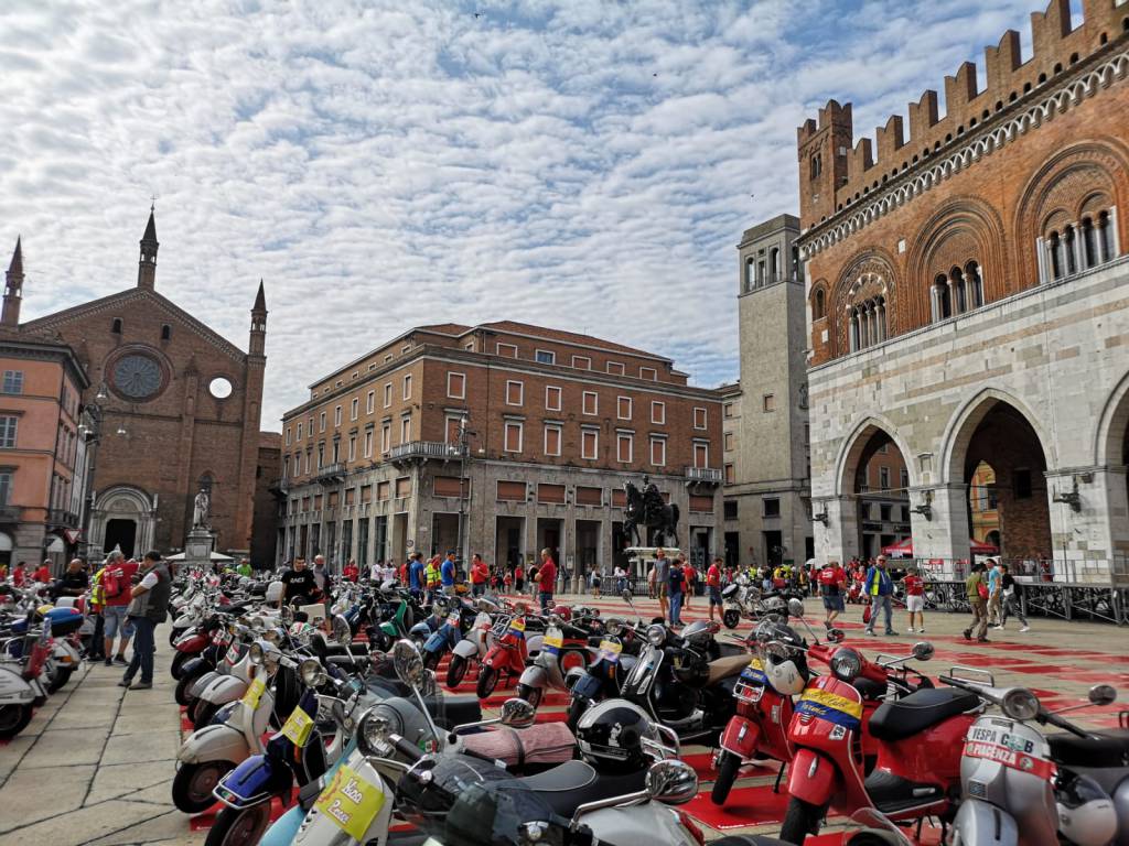 Il raduno delle Vespe a Piacenza