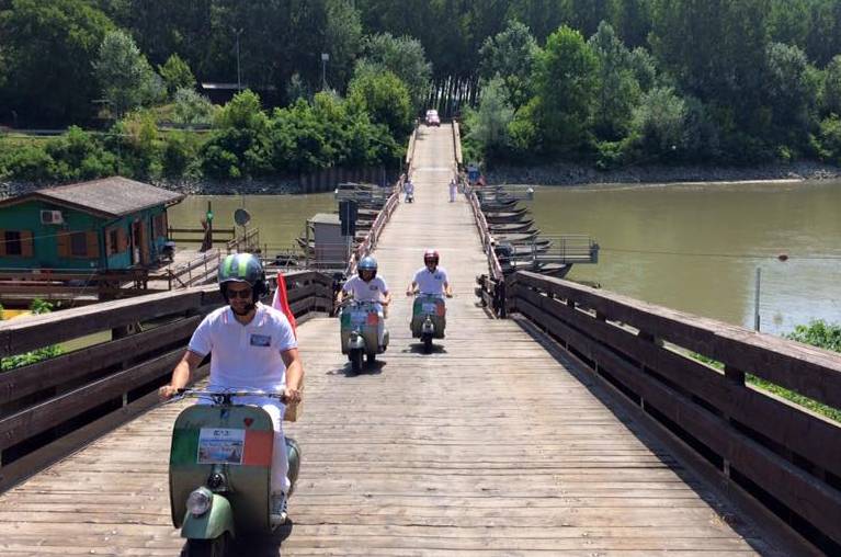 Vedi Napoli e Poi Spegni viaggio in Vespa