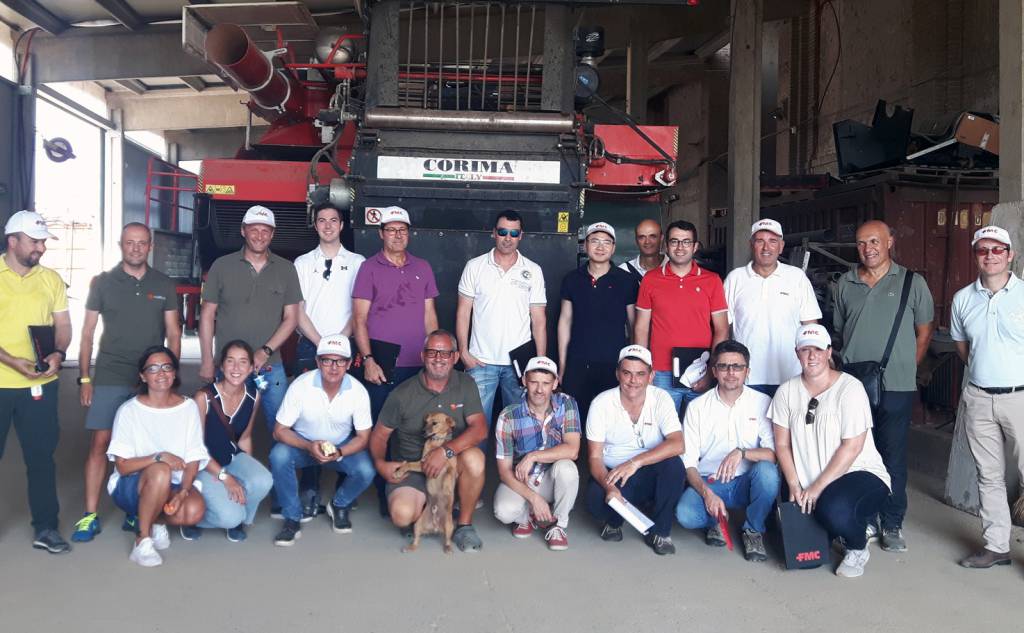 Gruppo di esperti in visita alle aziende di pomodoro a Piacenza