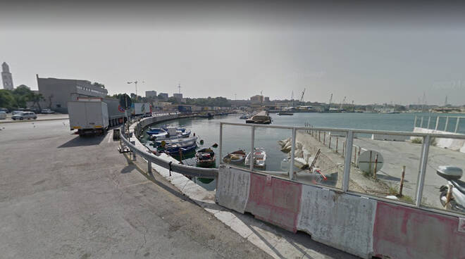 Ritrovate al porto di Bari 196 carte d'identità rubate a Piacenza: erano su un bus diretto in Albania - piacenzasera.it