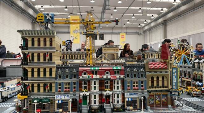 Successo a Piacenza Expo per "Piace Mattoncini": in 12mila all'evento dedicato ai Lego - piacenzasera.it