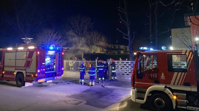 incendio cassonetto san rocco al porto