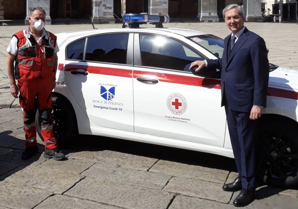 auto croce rossa da Banca di Piacenza