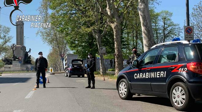 Controlli carabinieri coronavirus