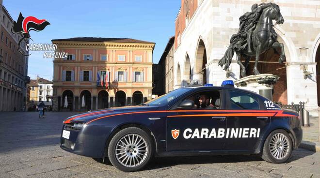 carabinieri piazza Cavalli