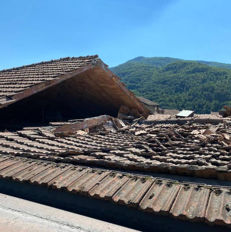 Crolla il tetto al Municipio di Travo
