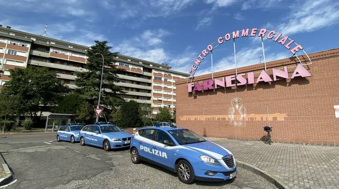 Controlli polizia alla Farnesiana