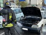 auto in fiamme