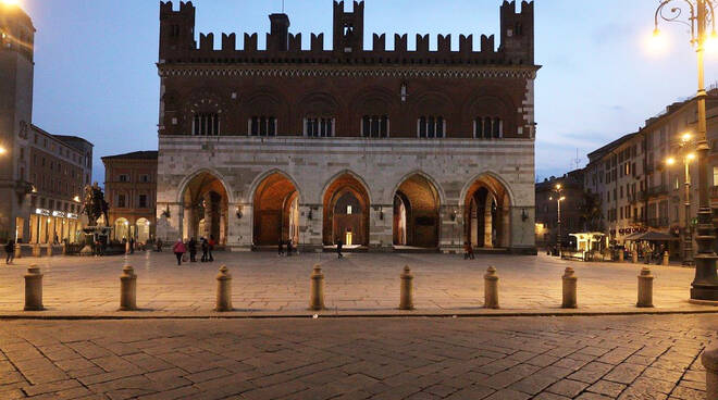 Monumenti spenti a Piacenza