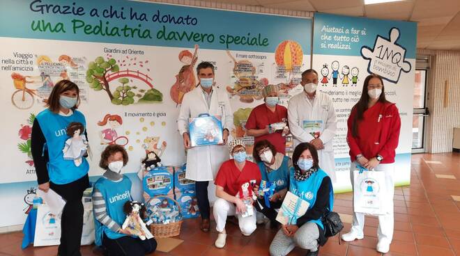 Donazione giocattoli Unicef a Pediatria