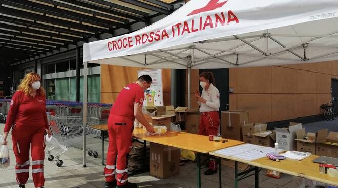 colletta alimentare Croce Rossa