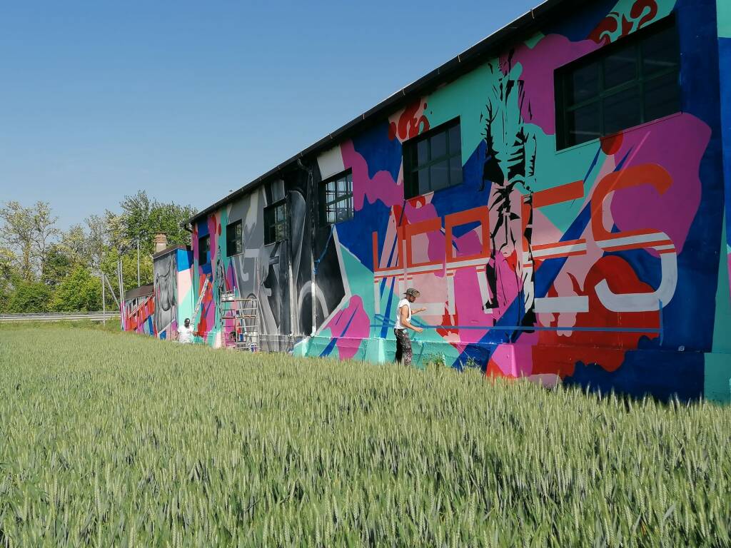 Murales a La Verza per rendere omaggio al Giro d'Italia e al cavalier Franco Zeppi