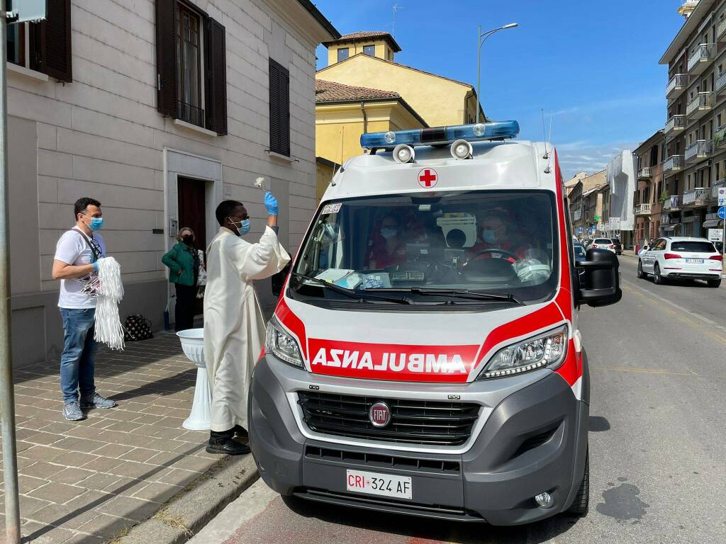 Torna la benedizione di Santa Rita