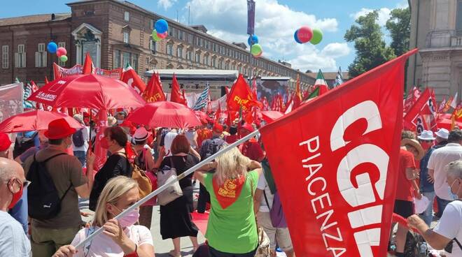 Cgil in piazza a Torino