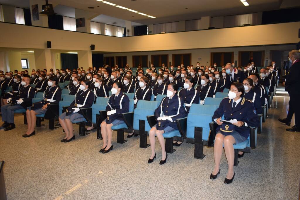 Giuramento degli allievi agenti alla scuola di polizia