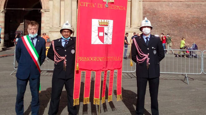 Gonfalone Piacenza a Bologna