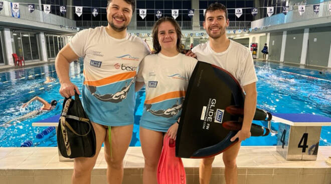 Nuoto pinnato atleti raduno universitari