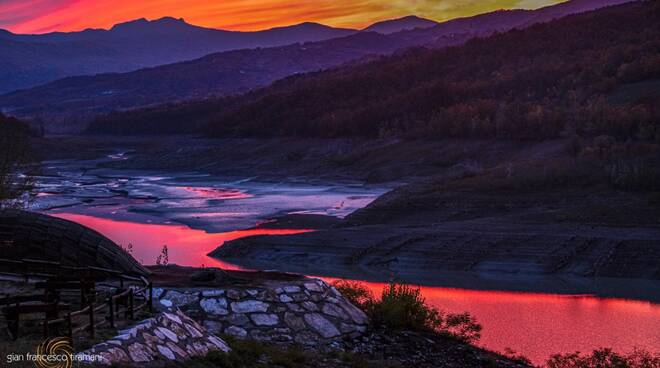 Tramonto sul lago di Mignano