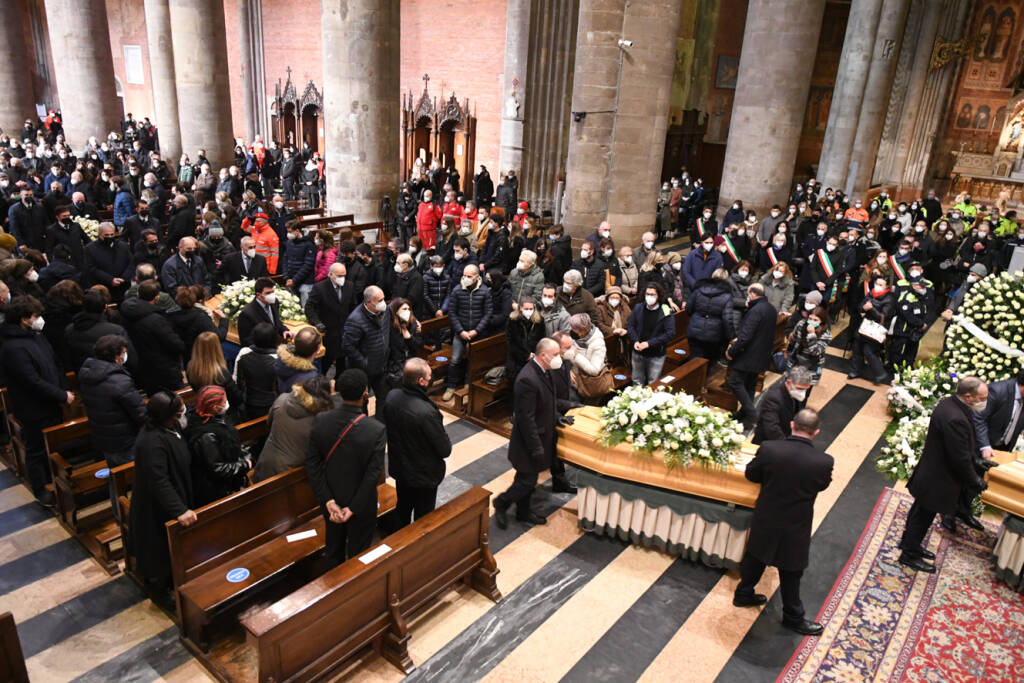 I funerali dei 4 giovani in Cattedrale