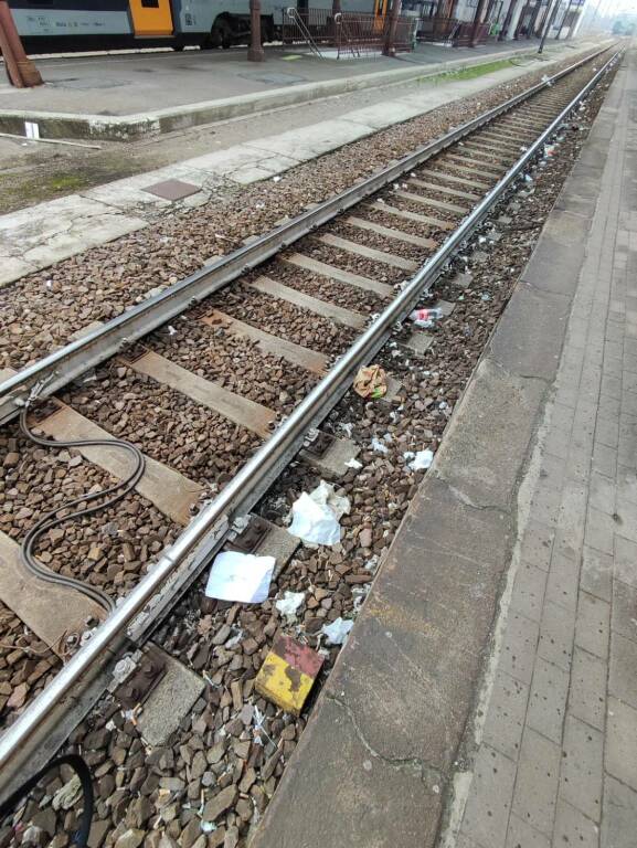 Degrado binari della stazione ferroviaria