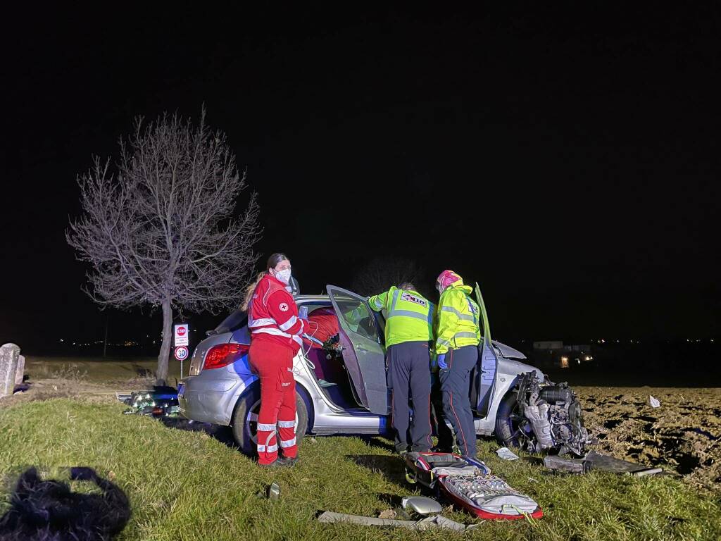 incidente frontale Gazzola