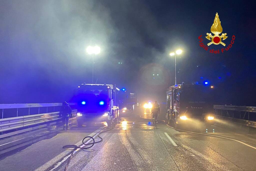 incendio camion Castelvetro A21