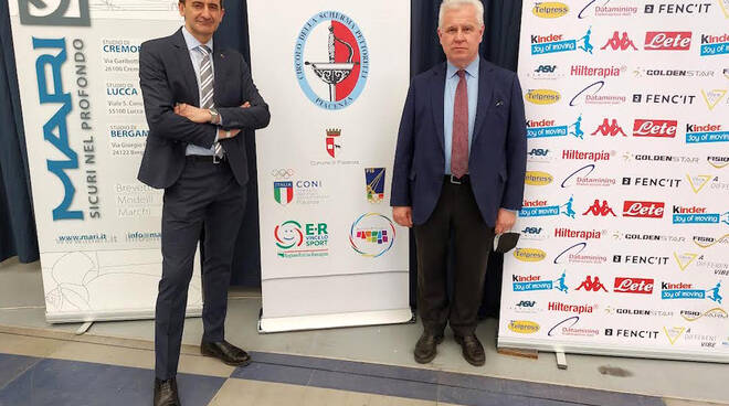 Paolo Azzi, a destra, con il presidente del Pettorelli Bossalini